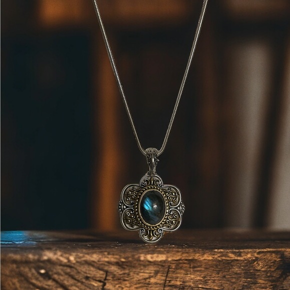 Carolyn Pollack Sterling Silver Pendant & Chain - Picture 3 of 3